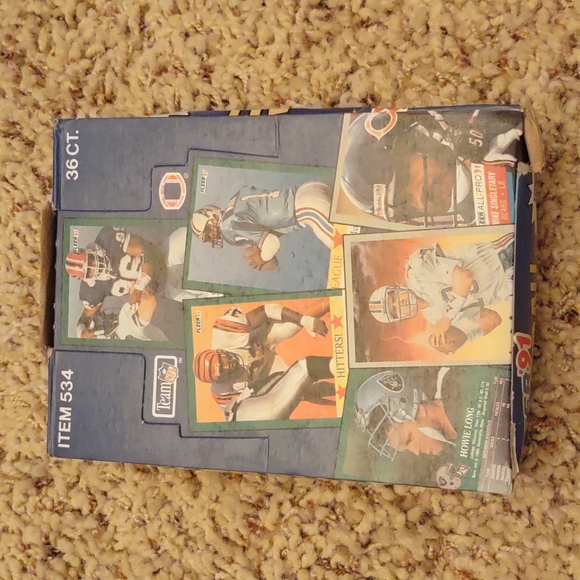 1991 Fleer Football Card Box - Picture 1 of 2